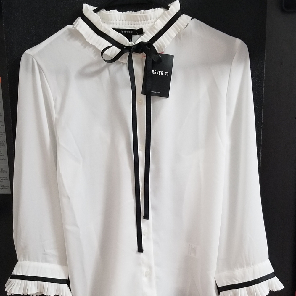 FOREVER 21  BLOUSE, COLOR WHITE SIZE M